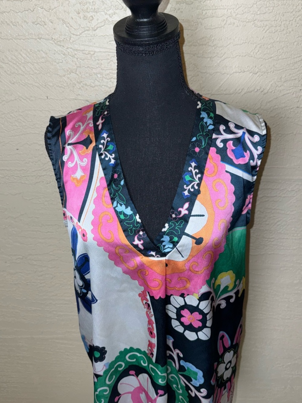 Vilagallo V Neck Blouse Colorful Retro Mod Print Boho Chic Top-Medium - Picture 4 of 9